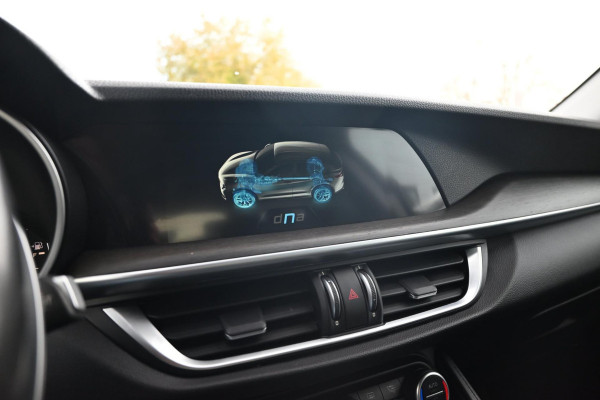 Alfa Romeo Stelvio 2.0 T AWD Super First Edition 280 PK Leder Camera Keyless Stoel/Stuurverw. Elek Klep 20'' Alfa Romeo Stelvio 2.0 T AWD Super First Edition 280 PK Leder Camera Keyless Stoel/Stuurverw. Elek Klep 20''