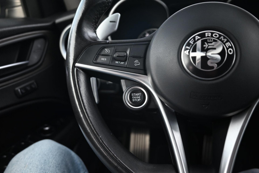 Alfa Romeo Stelvio 2.0 T AWD Super First Edition 280 PK Leder Camera Keyless Stoel/Stuurverw. Elek Klep 20'' Alfa Romeo Stelvio 2.0 T AWD Super First Edition 280 PK Leder Camera Keyless Stoel/Stuurverw. Elek Klep 20''