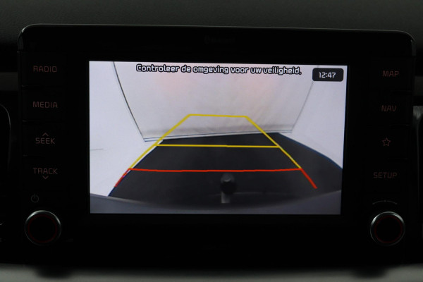 Kia Stonic 1.0 T-GDi DynamicLine (TREKHAAK, ACHTERUITRIJCAMERA, PARKEERSENSOREN, LANE-ASSIST, CRUISE CONTROL) Kia Stonic 1.0 T-GDi DynamicLine (TREKHAAK, ACHTERUITRIJCAMERA, PARKEERSENSOREN, LANE-ASSIST, CRUISE CONTROL)