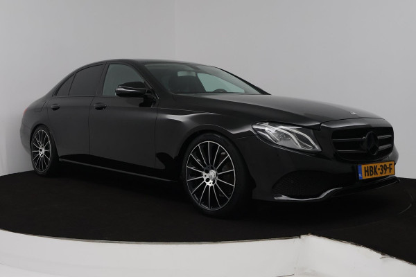 Mercedes-Benz E-Klasse 200 Business (SFEERVERLICHTING STOELVERWARMING, NAVIGATIE, CRUISE CONTROL, PARKEERSENSOREN) Mercedes-Benz E-Klasse 200 Business (SFEERVERLICHTING STOELVERWARMING, NAVIGATIE, CRUISE CONTROL, PARKEERSENSOREN)