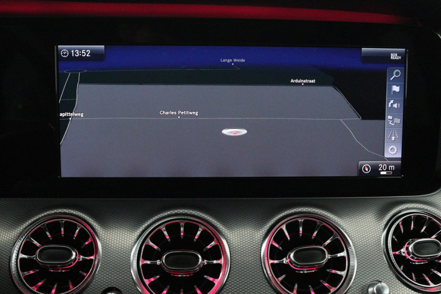 Mercedes-Benz E-Klasse 200 Business (SFEERVERLICHTING STOELVERWARMING, NAVIGATIE, CRUISE CONTROL, PARKEERSENSOREN) Mercedes-Benz E-Klasse 200 Business (SFEERVERLICHTING STOELVERWARMING, NAVIGATIE, CRUISE CONTROL, PARKEERSENSOREN)