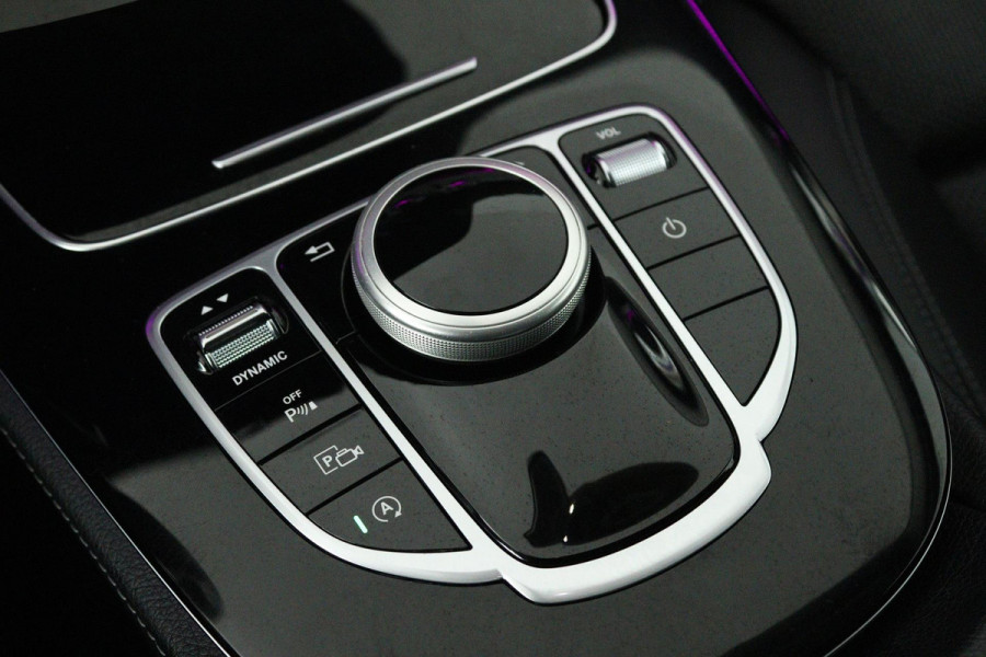 Mercedes-Benz E-Klasse 200 Business (SFEERVERLICHTING STOELVERWARMING, NAVIGATIE, CRUISE CONTROL, PARKEERSENSOREN) Mercedes-Benz E-Klasse 200 Business (SFEERVERLICHTING STOELVERWARMING, NAVIGATIE, CRUISE CONTROL, PARKEERSENSOREN)