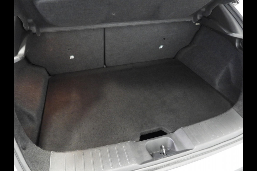 Nissan Juke 1.0 DIG-T N-Design NAVI/CAMERA/CLIMA/LED/19"LMV! Nissan Juke 1.0 DIG-T N-Design NAVI/CAMERA/CLIMA/LED/19"LMV!