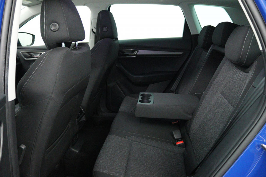 Škoda Karoq 1.5 TSI ACT Business Edition (TREKHAAK, STOELVERVARMING, ACHTERUITIJCAMERA, SFEERVERLICHTING, , NAVIGATIE, CAMERA)