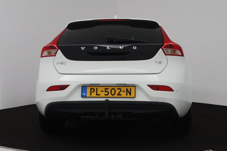 Volvo V40 1.5 T2 Nordic+ (TREKHAAK, AUTOMAAT, STOELVERWARMING, NAVIGATIE, CRUISE CONTROL, PARKEERSENSOREN) Volvo V40 1.5 T2 Nordic+ (TREKHAAK, AUTOMAAT, STOELVERWARMING, NAVIGATIE, CRUISE CONTROL, PARKEERSENSOREN)