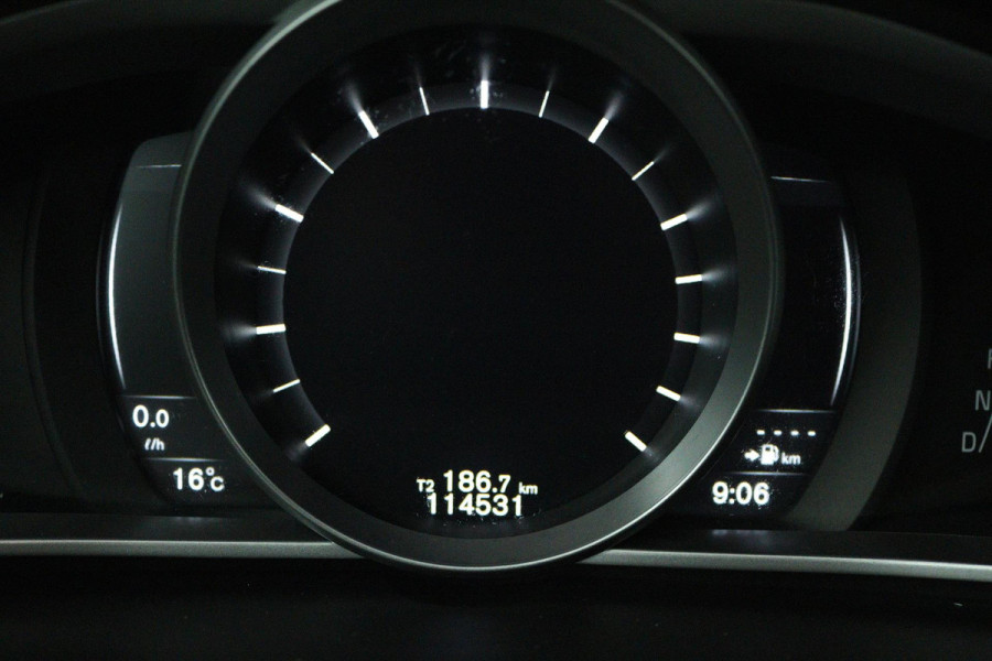 Volvo V40 1.5 T2 Nordic+ (TREKHAAK, AUTOMAAT, STOELVERWARMING, NAVIGATIE, CRUISE CONTROL, PARKEERSENSOREN) Volvo V40 1.5 T2 Nordic+ (TREKHAAK, AUTOMAAT, STOELVERWARMING, NAVIGATIE, CRUISE CONTROL, PARKEERSENSOREN)