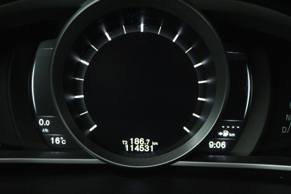 Volvo V40 1.5 T2 Nordic+ (TREKHAAK, AUTOMAAT, STOELVERWARMING, NAVIGATIE, CRUISE CONTROL, PARKEERSENSOREN) Volvo V40 1.5 T2 Nordic+ (TREKHAAK, AUTOMAAT, STOELVERWARMING, NAVIGATIE, CRUISE CONTROL, PARKEERSENSOREN)