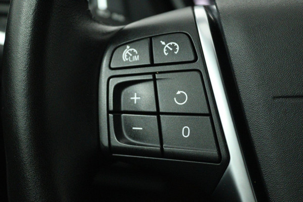 Volvo V40 1.5 T2 Nordic+ (TREKHAAK, AUTOMAAT, STOELVERWARMING, NAVIGATIE, CRUISE CONTROL, PARKEERSENSOREN) Volvo V40 1.5 T2 Nordic+ (TREKHAAK, AUTOMAAT, STOELVERWARMING, NAVIGATIE, CRUISE CONTROL, PARKEERSENSOREN)