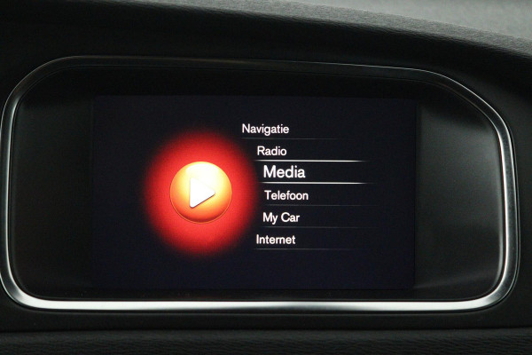 Volvo V40 1.5 T2 Nordic+ (TREKHAAK, AUTOMAAT, STOELVERWARMING, NAVIGATIE, CRUISE CONTROL, PARKEERSENSOREN) Volvo V40 1.5 T2 Nordic+ (TREKHAAK, AUTOMAAT, STOELVERWARMING, NAVIGATIE, CRUISE CONTROL, PARKEERSENSOREN)