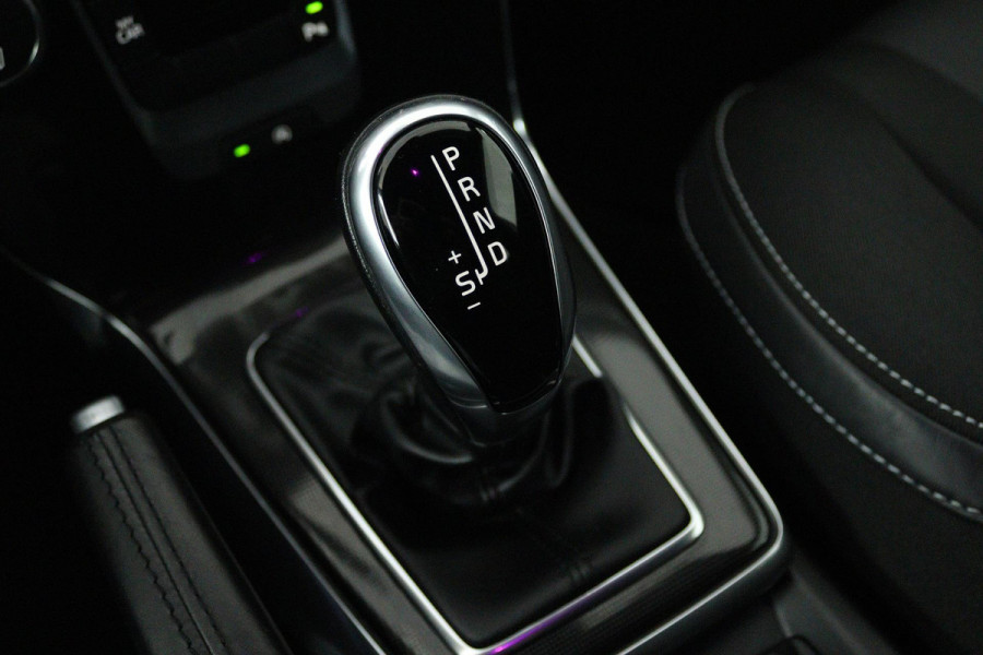 Volvo V40 1.5 T2 Nordic+ (TREKHAAK, AUTOMAAT, STOELVERWARMING, NAVIGATIE, CRUISE CONTROL, PARKEERSENSOREN) Volvo V40 1.5 T2 Nordic+ (TREKHAAK, AUTOMAAT, STOELVERWARMING, NAVIGATIE, CRUISE CONTROL, PARKEERSENSOREN)