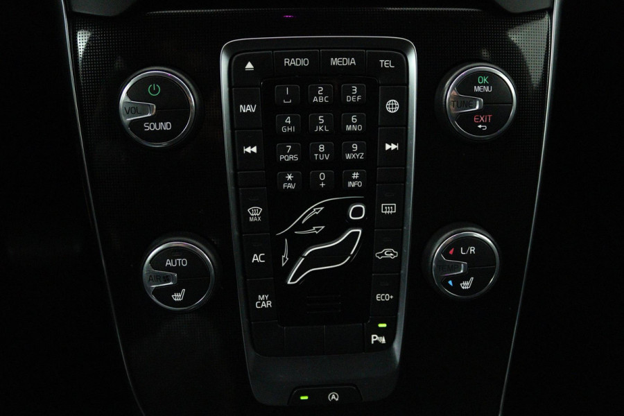 Volvo V40 1.5 T2 Nordic+ (TREKHAAK, AUTOMAAT, STOELVERWARMING, NAVIGATIE, CRUISE CONTROL, PARKEERSENSOREN) Volvo V40 1.5 T2 Nordic+ (TREKHAAK, AUTOMAAT, STOELVERWARMING, NAVIGATIE, CRUISE CONTROL, PARKEERSENSOREN)