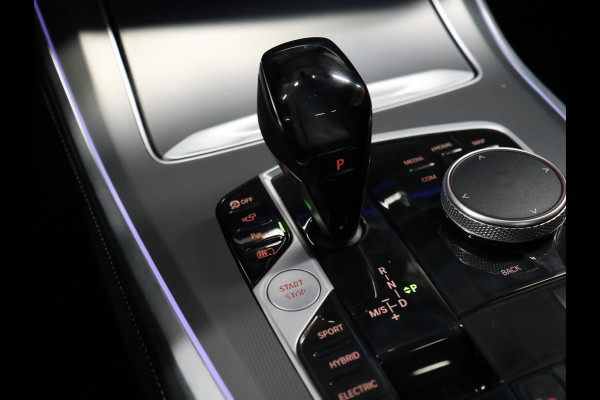 BMW X5 xDrive45e High Executive [SCHUIFKANTELDAK, TREKHAAK INKLAPBAAR, MEMORY SEATS, HARMAN/KARDON, APPLE CARPLAY, ANDROID, 360 CAMERA, HEAD-UP, STUURVERWARMING, STOELVERWARMING, ADAPTIVE CRUISE, VOL LEDER, NIEUWSTAAT]