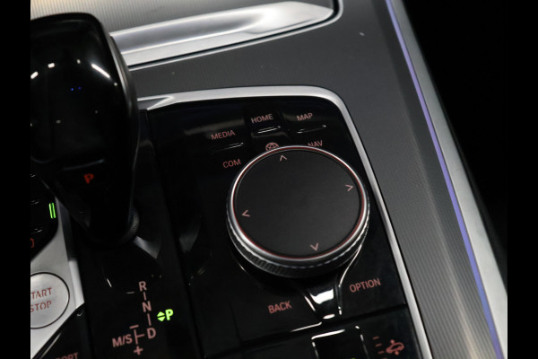 BMW X5 xDrive45e High Executive [SCHUIFKANTELDAK, TREKHAAK INKLAPBAAR, MEMORY SEATS, HARMAN/KARDON, APPLE CARPLAY, ANDROID, 360 CAMERA, HEAD-UP, STUURVERWARMING, STOELVERWARMING, ADAPTIVE CRUISE, VOL LEDER, NIEUWSTAAT]