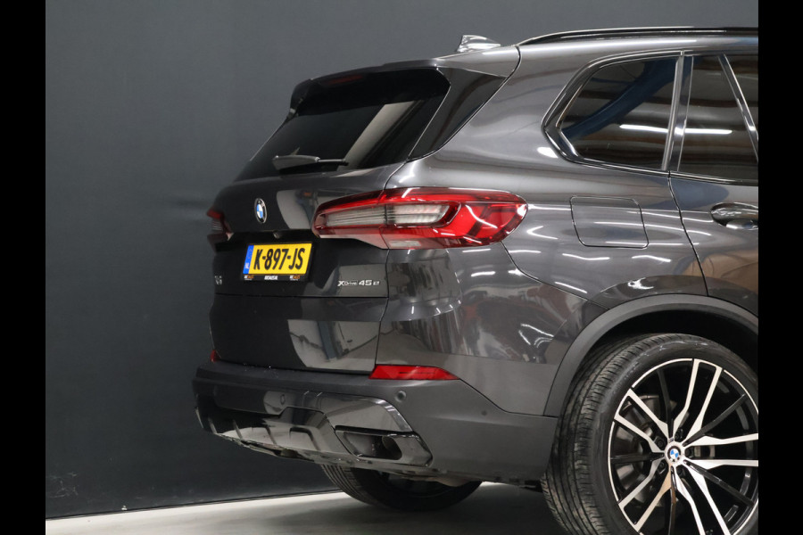 BMW X5 xDrive45e High Executive [SCHUIFKANTELDAK, TREKHAAK INKLAPBAAR, MEMORY SEATS, HARMAN/KARDON, APPLE CARPLAY, ANDROID, 360 CAMERA, HEAD-UP, STUURVERWARMING, STOELVERWARMING, ADAPTIVE CRUISE, VOL LEDER, NIEUWSTAAT]