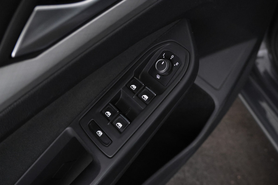 Volkswagen GOLF Variant 1.0 eTSI Life Business 110pk, Automaat, Apple carplay, Climate, Volkswagen GOLF Variant 1.0 eTSI Life Business 110pk, Automaat, Apple carplay, Climate,
