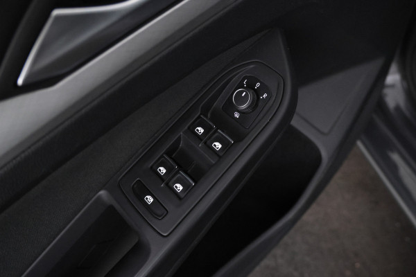 Volkswagen GOLF Variant 1.0 eTSI Life Business 110pk, Automaat, Apple carplay, Climate, Volkswagen GOLF Variant 1.0 eTSI Life Business 110pk, Automaat, Apple carplay, Climate,