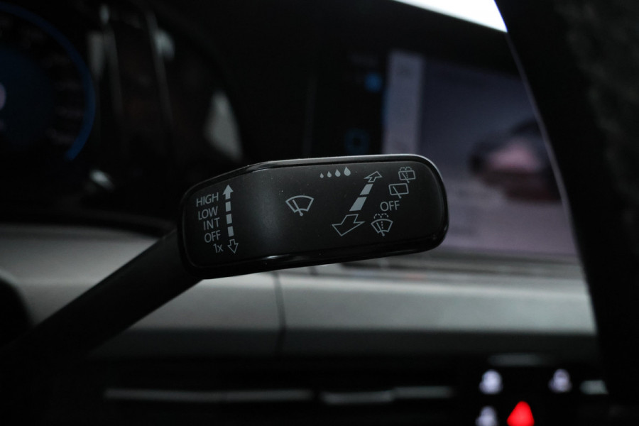 Volkswagen GOLF Variant 1.0 eTSI Life Business 110pk, Automaat, Apple carplay, Climate, Volkswagen GOLF Variant 1.0 eTSI Life Business 110pk, Automaat, Apple carplay, Climate,