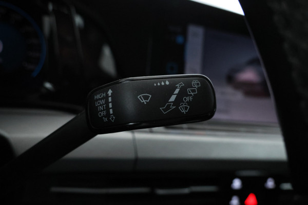 Volkswagen GOLF Variant 1.0 eTSI Life Business 110pk, Automaat, Apple carplay, Climate, Volkswagen GOLF Variant 1.0 eTSI Life Business 110pk, Automaat, Apple carplay, Climate,