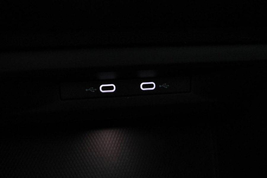 Volkswagen GOLF Variant 1.0 eTSI Life Business 110pk, Automaat, Apple carplay, Climate, Volkswagen GOLF Variant 1.0 eTSI Life Business 110pk, Automaat, Apple carplay, Climate,