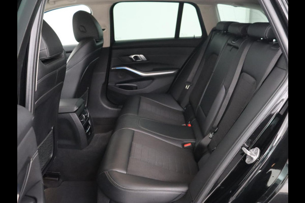 BMW 3-serie 330e Sport Line | Adaptive cruise | Stoelverwarming | Sportstoelen | Carplay | Sfeerverlichting | Live Cockpit | Navigatie | Half leder | DAB | Climate control | PHEV | Plug In BMW 3-serie 330e Sport Line | Adaptive cruise | Stoelverwarming | Sportstoelen | Carplay | Sfeerverlichting | Live Cockpit | Navigatie | Half leder | DAB | Climate control | PHEV | Plug In