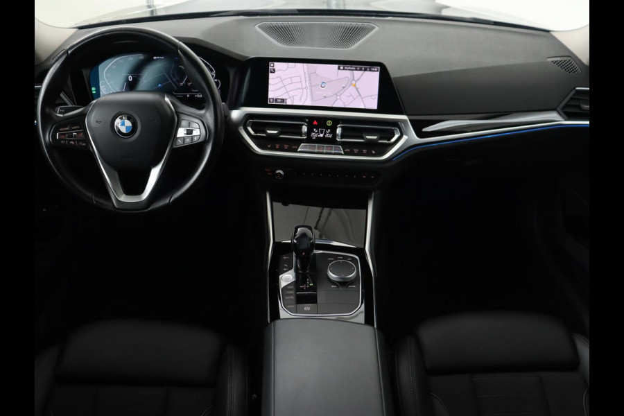 BMW 3-serie 330e Sport Line | Adaptive cruise | Stoelverwarming | Sportstoelen | Carplay | Sfeerverlichting | Live Cockpit | Navigatie | Half leder | DAB | Climate control | PHEV | Plug In BMW 3-serie 330e Sport Line | Adaptive cruise | Stoelverwarming | Sportstoelen | Carplay | Sfeerverlichting | Live Cockpit | Navigatie | Half leder | DAB | Climate control | PHEV | Plug In