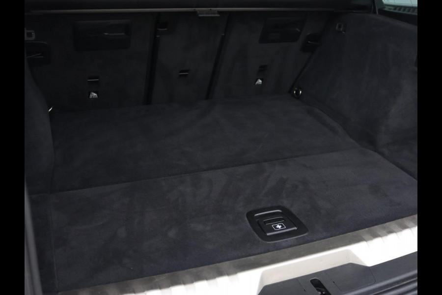 BMW 3-serie 330e Sport Line | Adaptive cruise | Stoelverwarming | Sportstoelen | Carplay | Sfeerverlichting | Live Cockpit | Navigatie | Half leder | DAB | Climate control | PHEV | Plug In BMW 3-serie 330e Sport Line | Adaptive cruise | Stoelverwarming | Sportstoelen | Carplay | Sfeerverlichting | Live Cockpit | Navigatie | Half leder | DAB | Climate control | PHEV | Plug In