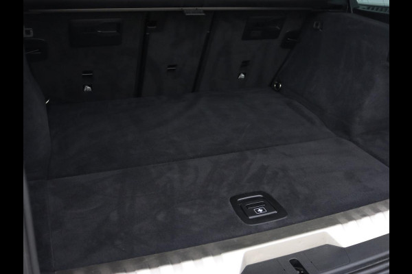 BMW 3-serie 330e Sport Line | Adaptive cruise | Stoelverwarming | Sportstoelen | Carplay | Sfeerverlichting | Live Cockpit | Navigatie | Half leder | DAB | Climate control | PHEV | Plug In BMW 3-serie 330e Sport Line | Adaptive cruise | Stoelverwarming | Sportstoelen | Carplay | Sfeerverlichting | Live Cockpit | Navigatie | Half leder | DAB | Climate control | PHEV | Plug In