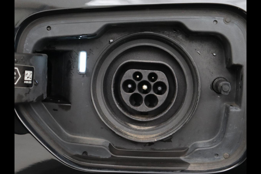 BMW 3-serie 330e Sport Line | Adaptive cruise | Stoelverwarming | Sportstoelen | Carplay | Sfeerverlichting | Live Cockpit | Navigatie | Half leder | DAB | Climate control | PHEV | Plug In BMW 3-serie 330e Sport Line | Adaptive cruise | Stoelverwarming | Sportstoelen | Carplay | Sfeerverlichting | Live Cockpit | Navigatie | Half leder | DAB | Climate control | PHEV | Plug In