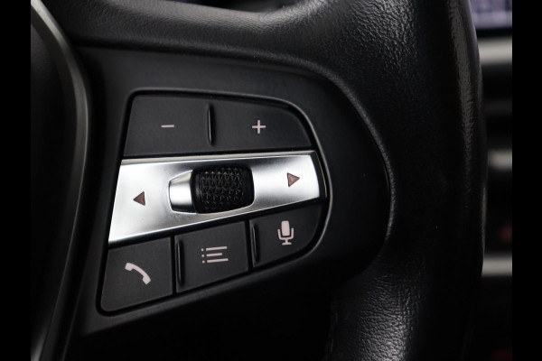 BMW 3-serie 330e Sport Line | Adaptive cruise | Stoelverwarming | Sportstoelen | Carplay | Sfeerverlichting | Live Cockpit | Navigatie | Half leder | DAB | Climate control | PHEV | Plug In BMW 3-serie 330e Sport Line | Adaptive cruise | Stoelverwarming | Sportstoelen | Carplay | Sfeerverlichting | Live Cockpit | Navigatie | Half leder | DAB | Climate control | PHEV | Plug In