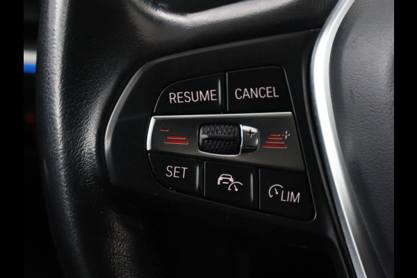 BMW 3-serie 330e Sport Line | Adaptive cruise | Stoelverwarming | Sportstoelen | Carplay | Sfeerverlichting | Live Cockpit | Navigatie | Half leder | DAB | Climate control | PHEV | Plug In BMW 3-serie 330e Sport Line | Adaptive cruise | Stoelverwarming | Sportstoelen | Carplay | Sfeerverlichting | Live Cockpit | Navigatie | Half leder | DAB | Climate control | PHEV | Plug In