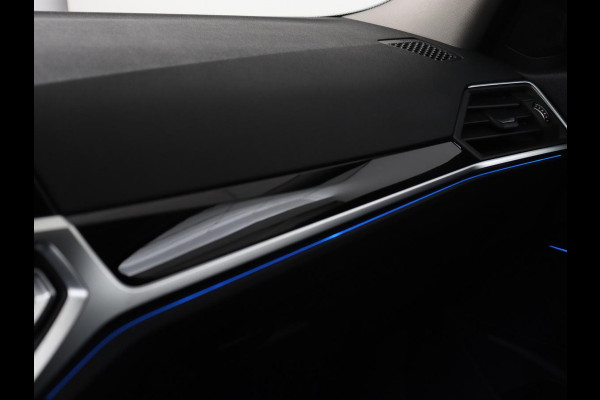 BMW 3-serie 330e Sport Line | Adaptive cruise | Stoelverwarming | Sportstoelen | Carplay | Sfeerverlichting | Live Cockpit | Navigatie | Half leder | DAB | Climate control | PHEV | Plug In BMW 3-serie 330e Sport Line | Adaptive cruise | Stoelverwarming | Sportstoelen | Carplay | Sfeerverlichting | Live Cockpit | Navigatie | Half leder | DAB | Climate control | PHEV | Plug In