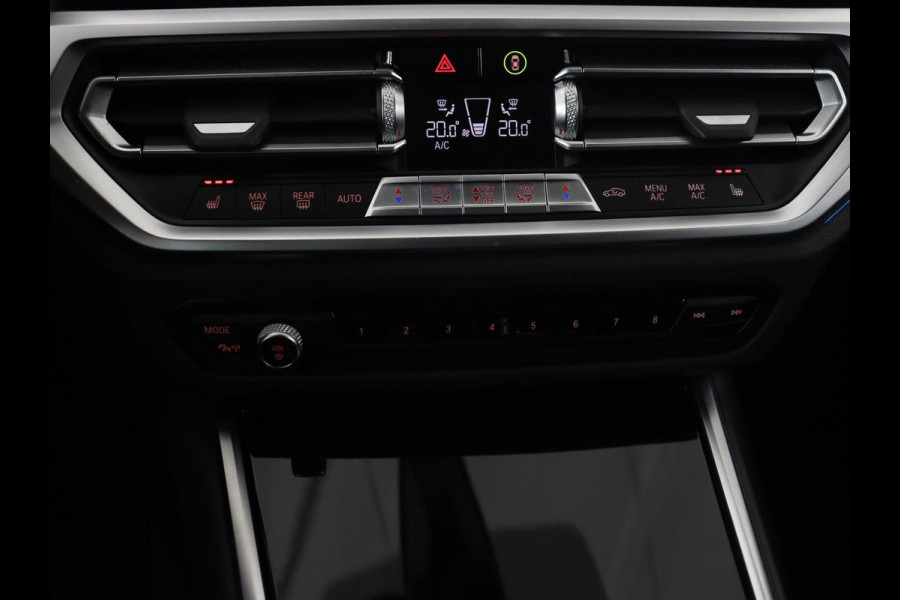 BMW 3-serie 330e Sport Line | Adaptive cruise | Stoelverwarming | Sportstoelen | Carplay | Sfeerverlichting | Live Cockpit | Navigatie | Half leder | DAB | Climate control | PHEV | Plug In BMW 3-serie 330e Sport Line | Adaptive cruise | Stoelverwarming | Sportstoelen | Carplay | Sfeerverlichting | Live Cockpit | Navigatie | Half leder | DAB | Climate control | PHEV | Plug In