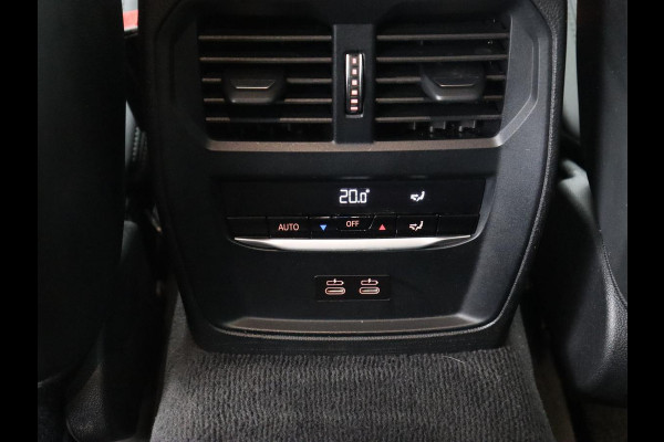 BMW 3-serie 330e Sport Line | Adaptive cruise | Stoelverwarming | Sportstoelen | Carplay | Sfeerverlichting | Live Cockpit | Navigatie | Half leder | DAB | Climate control | PHEV | Plug In BMW 3-serie 330e Sport Line | Adaptive cruise | Stoelverwarming | Sportstoelen | Carplay | Sfeerverlichting | Live Cockpit | Navigatie | Half leder | DAB | Climate control | PHEV | Plug In
