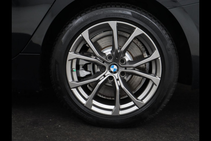 BMW 3-serie 330e Sport Line | Adaptive cruise | Stoelverwarming | Sportstoelen | Carplay | Sfeerverlichting | Live Cockpit | Navigatie | Half leder | DAB | Climate control | PHEV | Plug In BMW 3-serie 330e Sport Line | Adaptive cruise | Stoelverwarming | Sportstoelen | Carplay | Sfeerverlichting | Live Cockpit | Navigatie | Half leder | DAB | Climate control | PHEV | Plug In