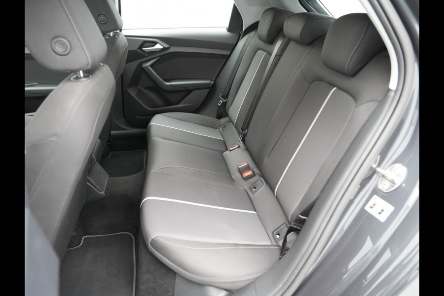 Audi A1 Sportback 30 TFSI 115pk epic Navigatie Pdc Led Cruise 112 Audi A1 Sportback 30 TFSI 115pk epic Navigatie Pdc Led Cruise 112