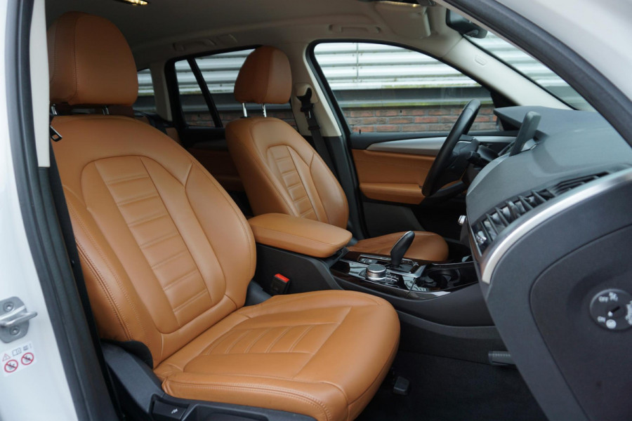 BMW X3 xDrive20i Executive Edition/Leer/Trekhaak/19Inch. /Dealeronderhouden.