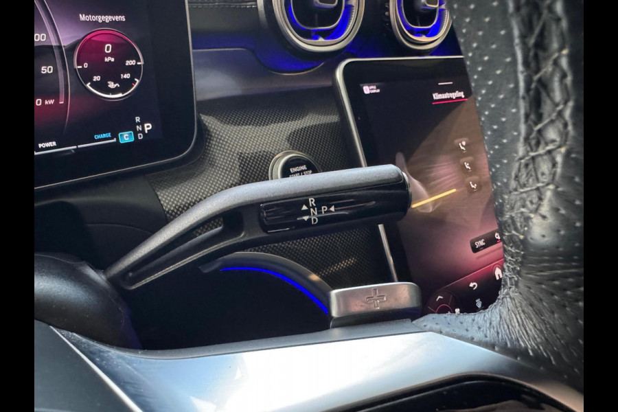 Mercedes-Benz C-Klasse 200 AMG Night | Pano | 360 | Memory | 19'' | Sfeerverlichting Mercedes-Benz C-Klasse 200 AMG Night | Pano | 360 | Memory | 19'' | Sfeerverlichting