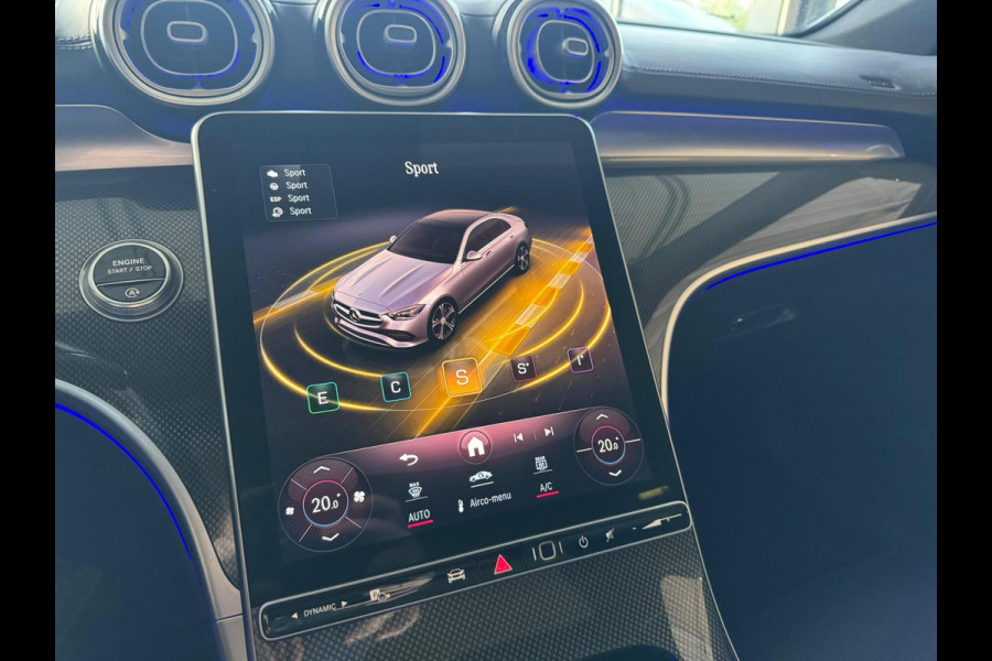 Mercedes-Benz C-Klasse 200 AMG Night | Pano | 360 | Memory | 19'' | Sfeerverlichting Mercedes-Benz C-Klasse 200 AMG Night | Pano | 360 | Memory | 19'' | Sfeerverlichting