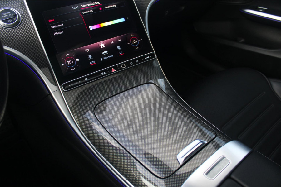 Mercedes-Benz C-Klasse 200 AMG Night | Pano | 360 | Memory | 19'' | Sfeerverlichting Mercedes-Benz C-Klasse 200 AMG Night | Pano | 360 | Memory | 19'' | Sfeerverlichting