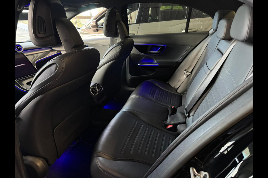 Mercedes-Benz C-Klasse 200 AMG Night | Pano | 360 | Memory | 19'' | Sfeerverlichting Mercedes-Benz C-Klasse 200 AMG Night | Pano | 360 | Memory | 19'' | Sfeerverlichting