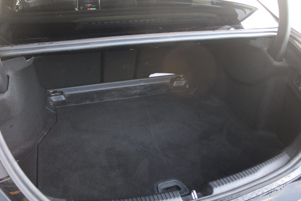 Mercedes-Benz C-Klasse 200 AMG Night | Pano | 360 | Memory | 19'' | Sfeerverlichting Mercedes-Benz C-Klasse 200 AMG Night | Pano | 360 | Memory | 19'' | Sfeerverlichting