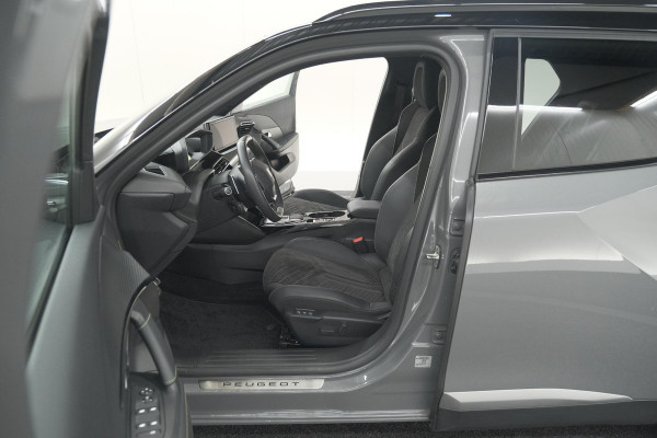 Peugeot 2008 PureTech 130 EAT8 GT | 360 Camera | Stoelmassage | Adaptieve Cruise Control | Dodehoekdetectie Peugeot 2008 PureTech 130 EAT8 GT | 360 Camera | Stoelmassage | Adaptieve Cruise Control | Dodehoekdetectie