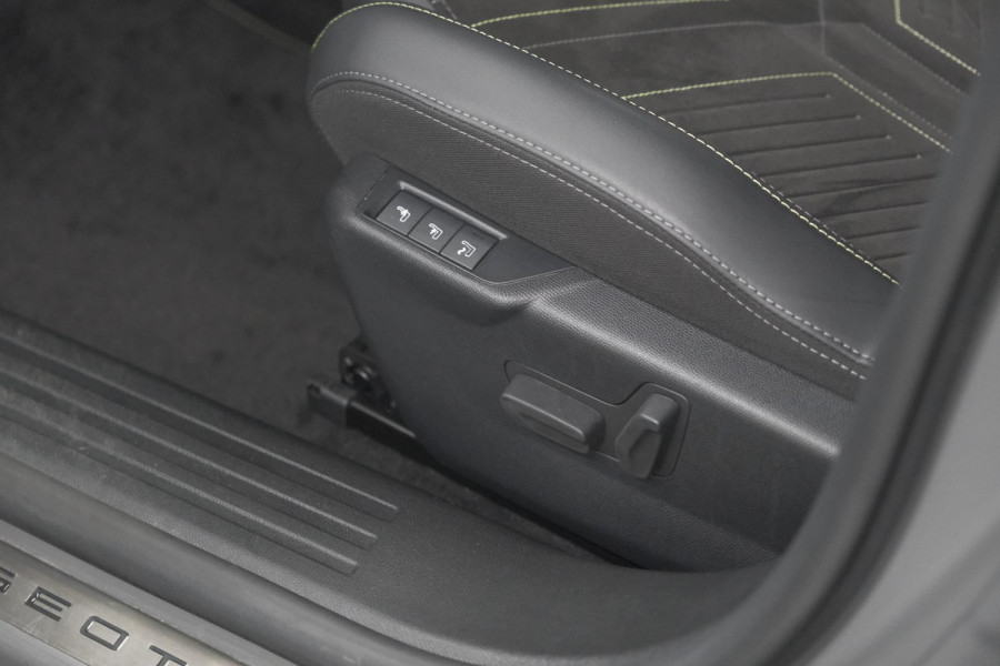 Peugeot 2008 PureTech 130 EAT8 GT | 360 Camera | Stoelmassage | Adaptieve Cruise Control | Dodehoekdetectie Peugeot 2008 PureTech 130 EAT8 GT | 360 Camera | Stoelmassage | Adaptieve Cruise Control | Dodehoekdetectie