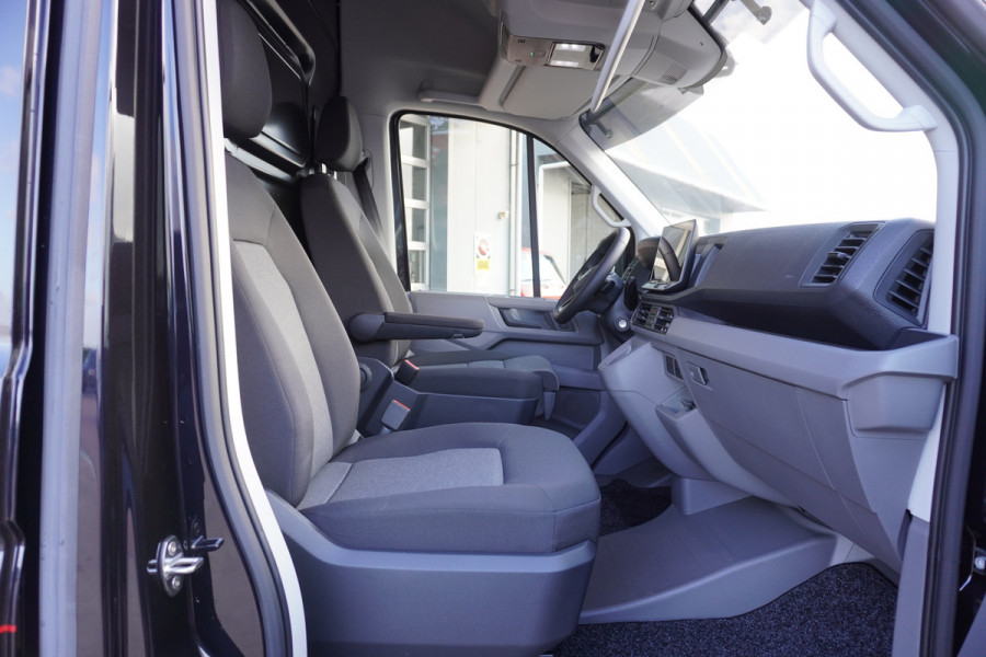 Volkswagen Crafter 30 2.0 TDI 140PK L3H3 Exclusive Automaat Hero Edition | Airco | Cruise | Navi | trekhaak  | Camera Volkswagen Crafter 30 2.0 TDI 140PK L3H3 Exclusive Automaat Hero Edition | Airco | Cruise | Navi | trekhaak  | Camera