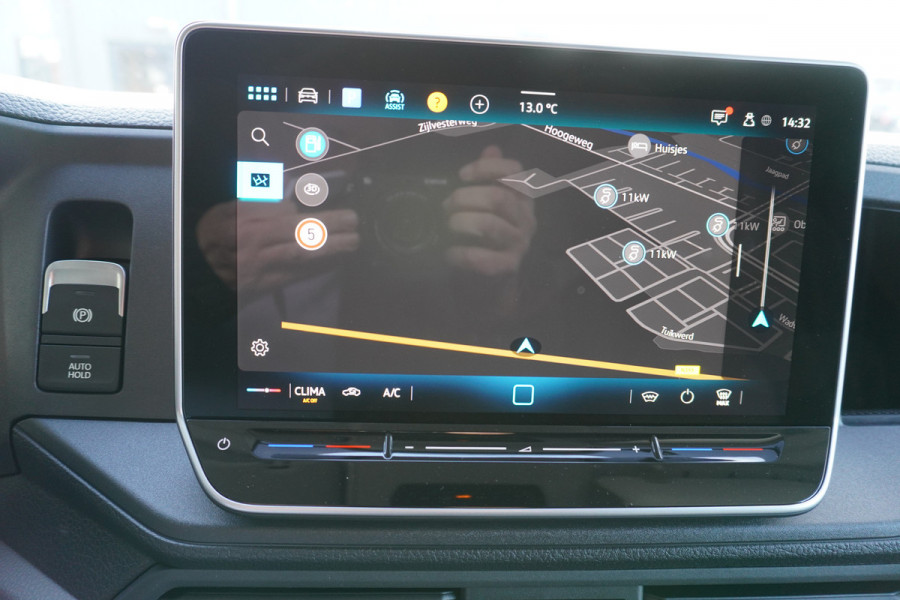 Volkswagen Crafter 30 2.0 TDI 140PK L3H3 Exclusive Automaat Hero Edition | Airco | Cruise | Navi | trekhaak  | Camera Volkswagen Crafter 30 2.0 TDI 140PK L3H3 Exclusive Automaat Hero Edition | Airco | Cruise | Navi | trekhaak  | Camera