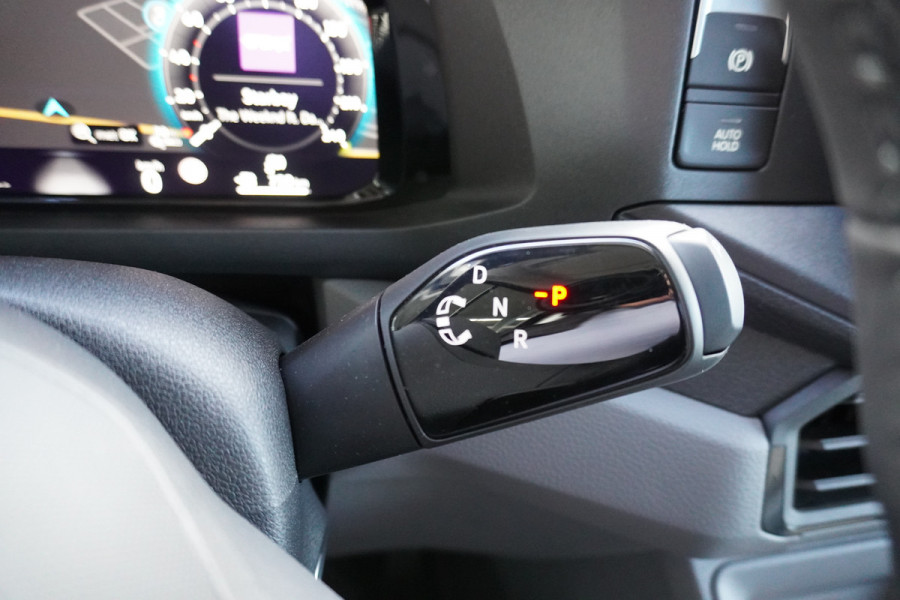 Volkswagen Crafter 30 2.0 TDI 140PK L3H3 Exclusive Automaat Hero Edition | Airco | Cruise | Navi | trekhaak  | Camera Volkswagen Crafter 30 2.0 TDI 140PK L3H3 Exclusive Automaat Hero Edition | Airco | Cruise | Navi | trekhaak  | Camera