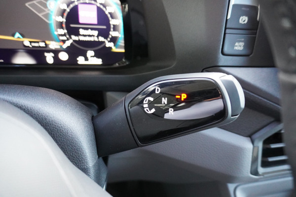 Volkswagen Crafter 30 2.0 TDI 140PK L3H3 Exclusive Automaat Hero Edition | Airco | Cruise | Navi | trekhaak  | Camera Volkswagen Crafter 30 2.0 TDI 140PK L3H3 Exclusive Automaat Hero Edition | Airco | Cruise | Navi | trekhaak  | Camera