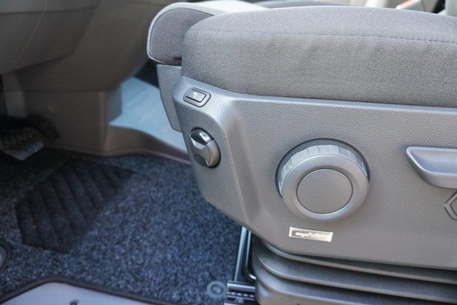 Volkswagen Crafter 30 2.0 TDI 140PK L3H3 Exclusive Automaat Hero Edition | Airco | Cruise | Navi | trekhaak  | Camera Volkswagen Crafter 30 2.0 TDI 140PK L3H3 Exclusive Automaat Hero Edition | Airco | Cruise | Navi | trekhaak  | Camera