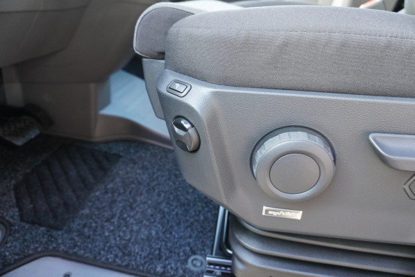 Volkswagen Crafter 30 2.0 TDI 140PK L3H3 Exclusive Automaat Hero Edition | Airco | Cruise | Navi | trekhaak  | Camera Volkswagen Crafter 30 2.0 TDI 140PK L3H3 Exclusive Automaat Hero Edition | Airco | Cruise | Navi | trekhaak  | Camera