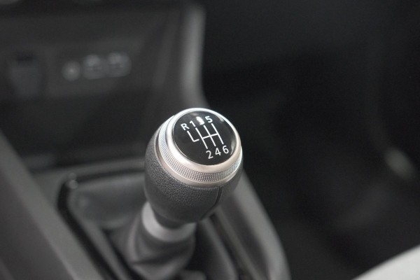 Renault Clio TCe 90 GPF evolution | Stoelverwarming | Parkeersensoren | Navigatie | Apple Carplay